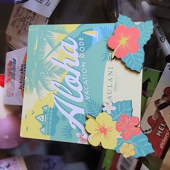 Disney Aulani Aloha Magnet - Picture 1 of 2